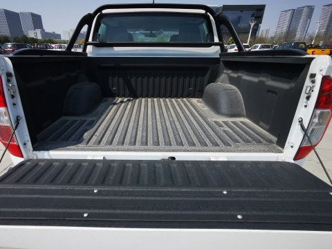 China Dongfeng Rich 6 Pickup Truck Mobil 4 * 4 EV Kiri Drive Untuk Pasar Afrika 3